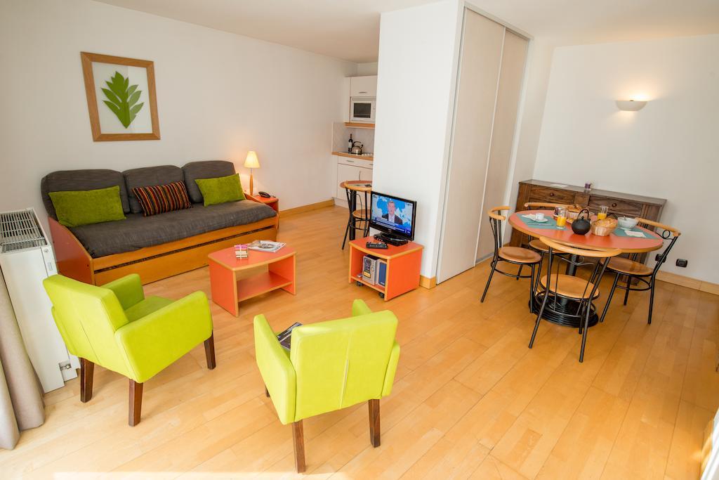 Privilodges Château Perrin Grenoble Extérieur photo